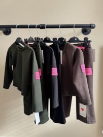 Bruine meisjes comfy set – warme en stijlvolle outfit