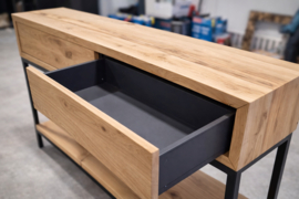 Massief eiken sidetable met 2 lades