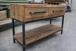 Badmeubel van massief hout mest stalen frame