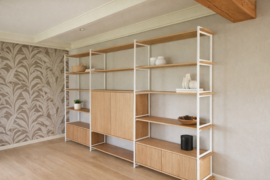 Maatwerk kastenwand van eikenhout & staal