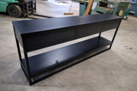 Maatwerk sidetable eiken met stalen frame