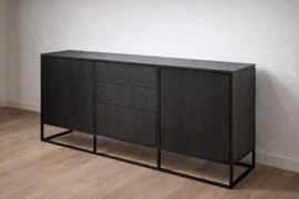 Maatwerk sidetable met opbergruimte in eikenhout