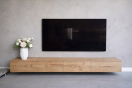 Zwevend massief eiken tv meubel in blank eiken