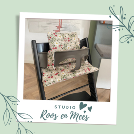Tripp Trapp kussenset - decoratiestof - rood met witte bloemetjes