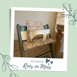 Stokke Steps kussenset - katoen - bloemetje oud groen