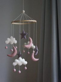 GAMCHA - mobiel - sterren, maan en wolken roze en paars