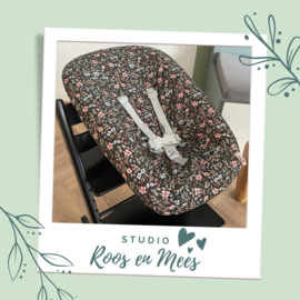 Tripp Trapp newbornset hoes - katoen - bloemetjes op army green