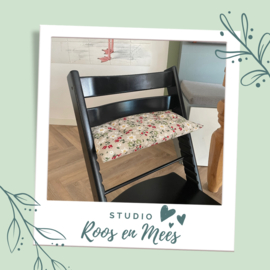 Tripp Trapp los zitkussen - decoratiestof - rood met witte bloemetjes