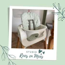 Stokke Steps kussenset - decoratiestof - gouden waaiers op groen