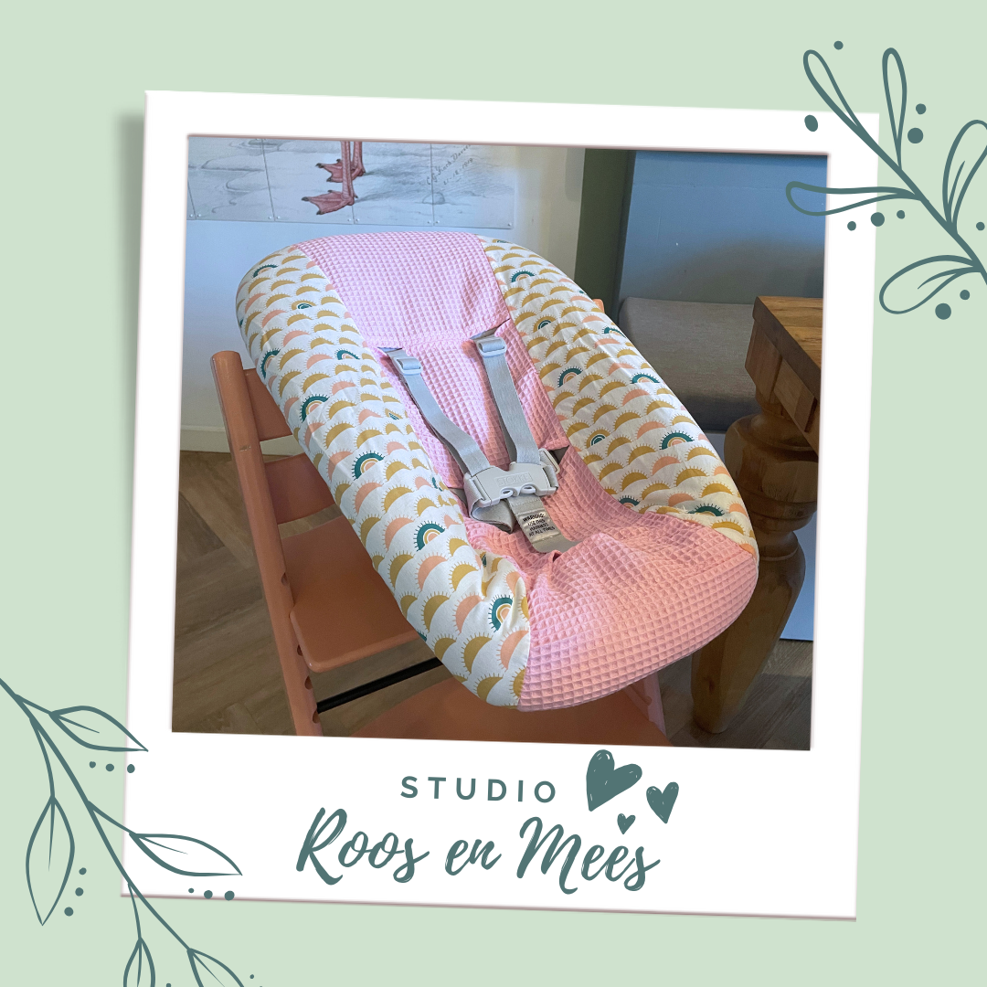 Tripp Trapp newbornset hoes - mix - zonnetjes en wafelstof licht roze mét bijpassende gordelhoesjes
