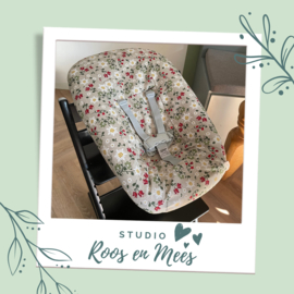 Tripp Trapp newbornset hoes - decoratiestof - rood met witte bloemetjes