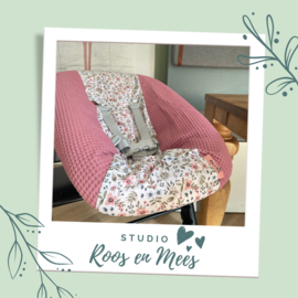 Tripp Trapp newbornset hoes - mix - bloemetjes op wit met wafelstof oud roze