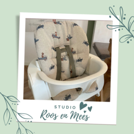 Stokke Steps kussenset - decoratiestof - jungle dieren in vliegtuigen
