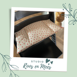 Tripp Trapp los zitkussen - decoratiestof - rode hartjes op zand