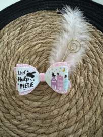 Hulp pietje met veer en staf