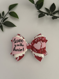 Love is in the hair. Rood love