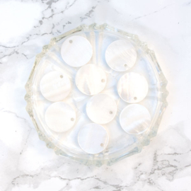Schelp hanger rond wit