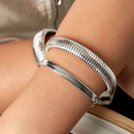 Stainless steel bangle armband ribbel zilver
