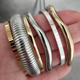 Stainless steel bangle armband wave zilver