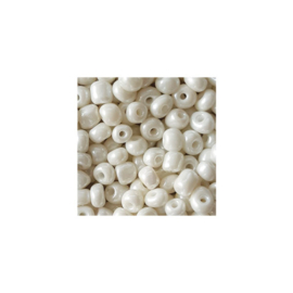 Rocailles 4mm 6/0 ivory wit