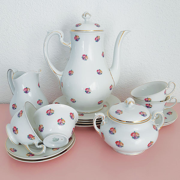 Set van 4 kop & schotels met bloemen