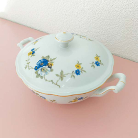 Brocante dekschaal met blauwe bloemen
