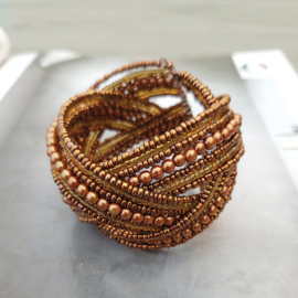Brede kralen armband bruin