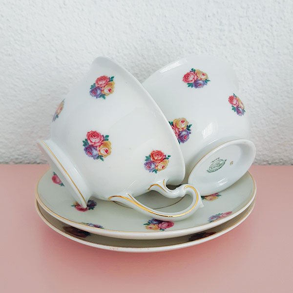 Set van 4 kop & schotels met bloemen