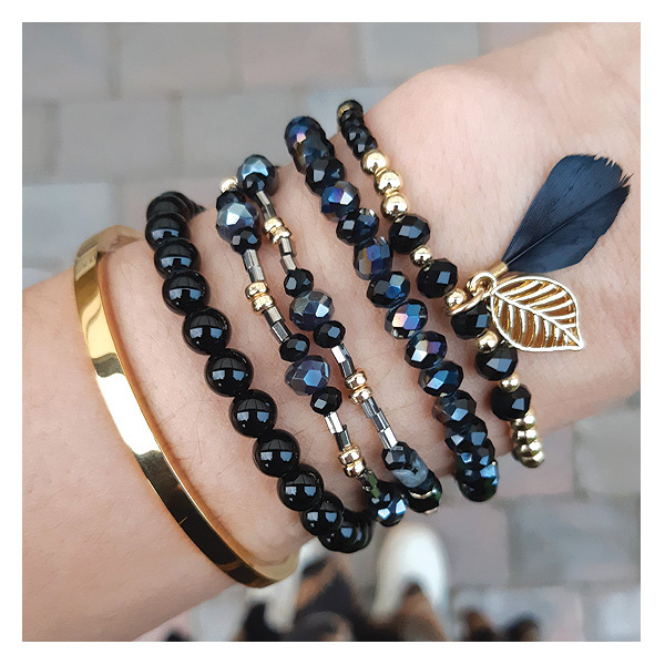 Shop de mooiste dames sieraden onder de 5 euro bij Chalicious. Een zwarte Biba armband bestel je al vanaf vanaf € 4,95.