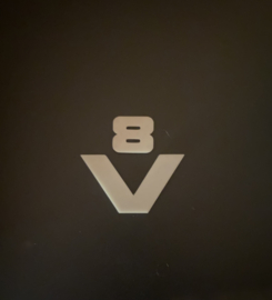 V8 Gril logo