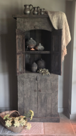 Oud Doorleefd Houten Kastje van Trapaliving