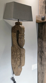 Unieke Houtsnijwerken Wandlamp met  Kap