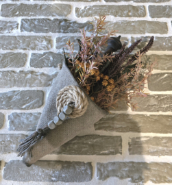 Kalkverfdoek Puntzakjes met Touw en Kraaltjes en Naturel Rozet