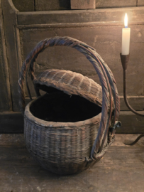 Stoere Oosterse Mand met Hengsel