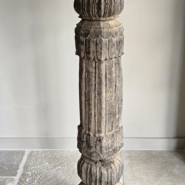 Unieke Houten Ornamentlamp met Linnen Kap