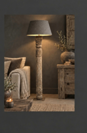 Oude Houten Ornamentlamp met Linnen Kap