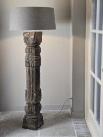 Unieke Houten Ornamentlamp met Linnen Kap Naturel
