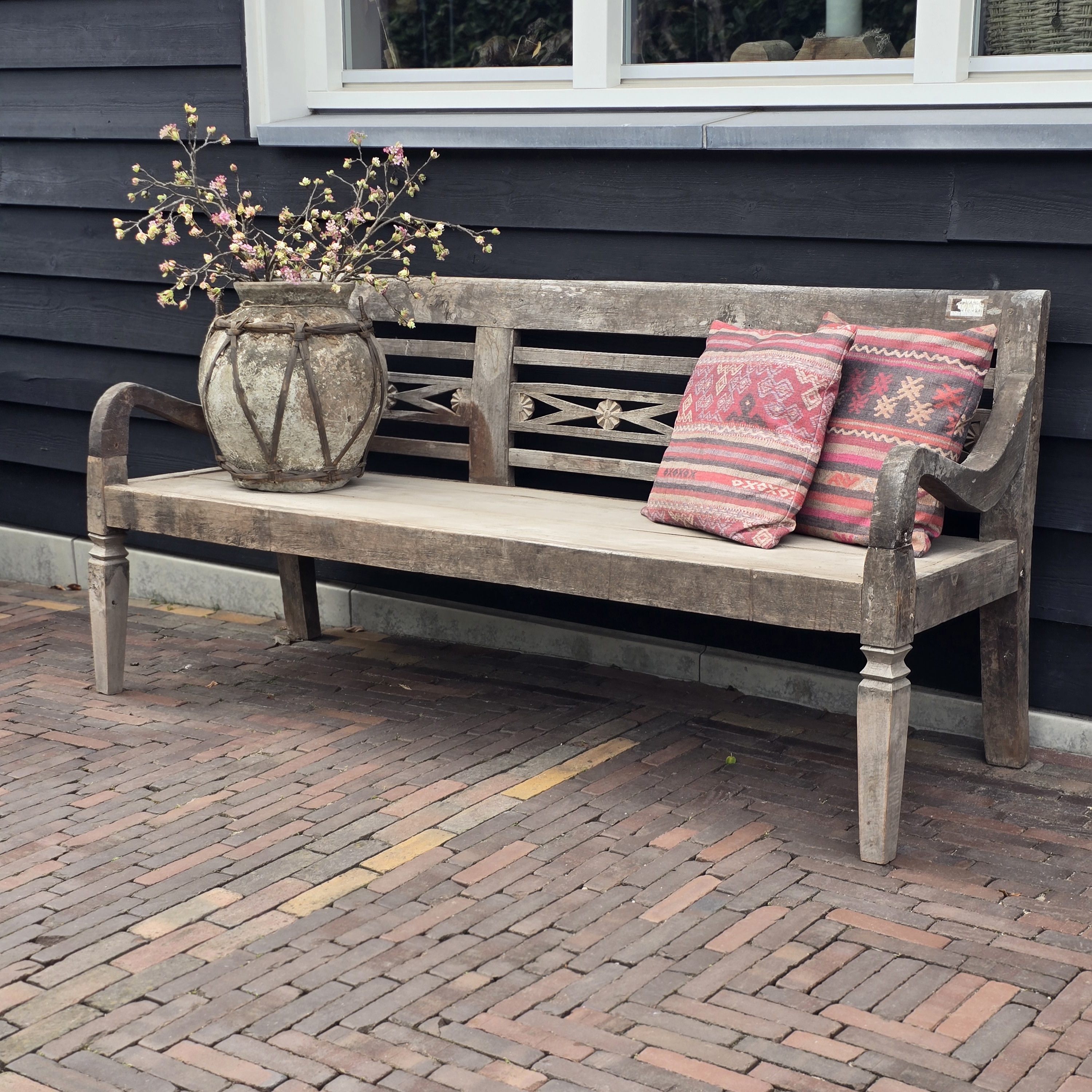 Oude Houten Stationsbank