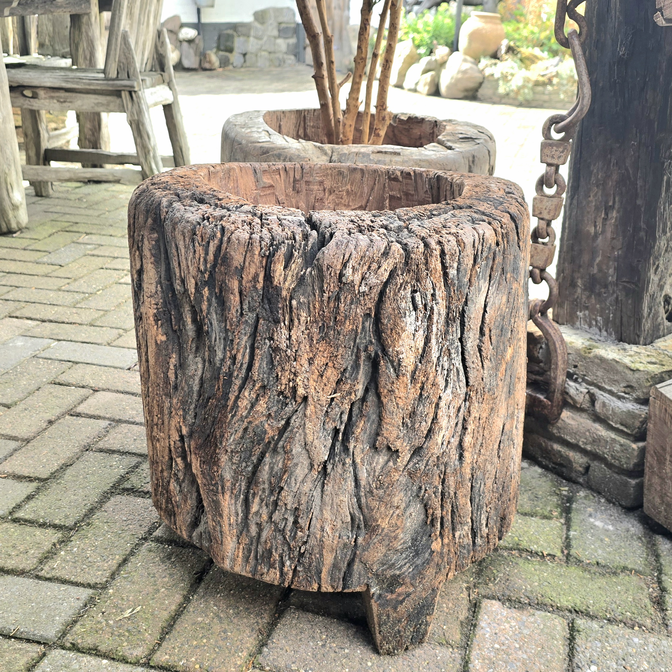 Oude Houten Nagapot op Pootjes