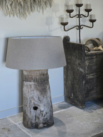Oud Houten Boomstamlamp uit Nepal met Linnen Kap