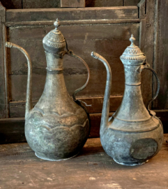 One of a Kind Authentieke Ormaanse Koperen Kan rechts