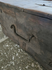 Oud Authentiek Houten Kistje met IJzerbeslag