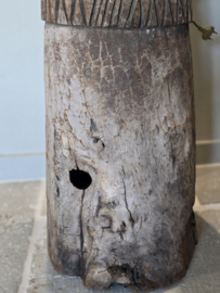 Oud Houten Boomstamlamp uit Nepal met Linnen Kap
