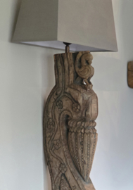 Unieke Houtsnijwerken Wandlamp met  Kap