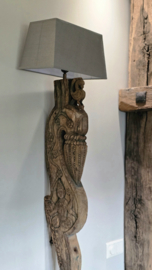 Unieke Houtsnijwerken Wandlamp met  Kap