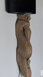 Unieke Houtsnijwerken Wandlamp met Ovale Kap