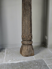Uniek Exemplaar ! Oude Houten Ornamentlamp met Linnen Kap