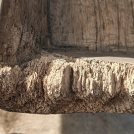 Oude Doorleefde Houten Trog met Handvat