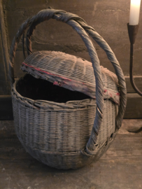 Stoere Oosterse Mand met Hengsel en Deksel