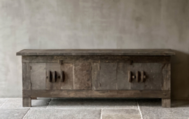 Oud  Doorleefde Houten  Dressoir Brent